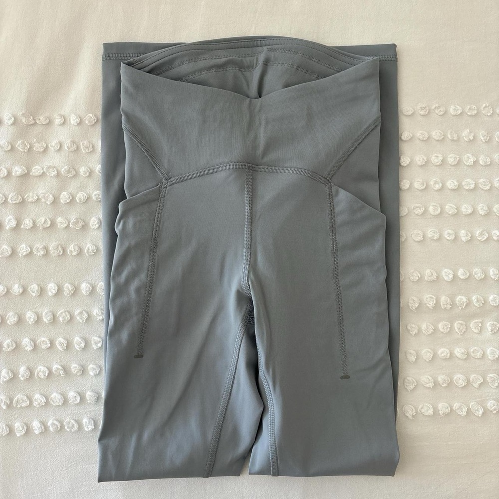 Lululemon 25 Length, Grey, 2